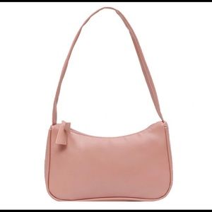Trendy shoulder bag in blush pink